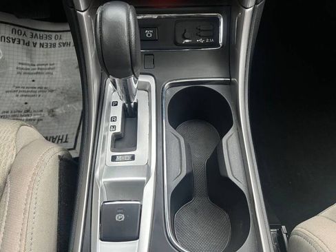 Used 2019 Subaru Ascent Premium image 18