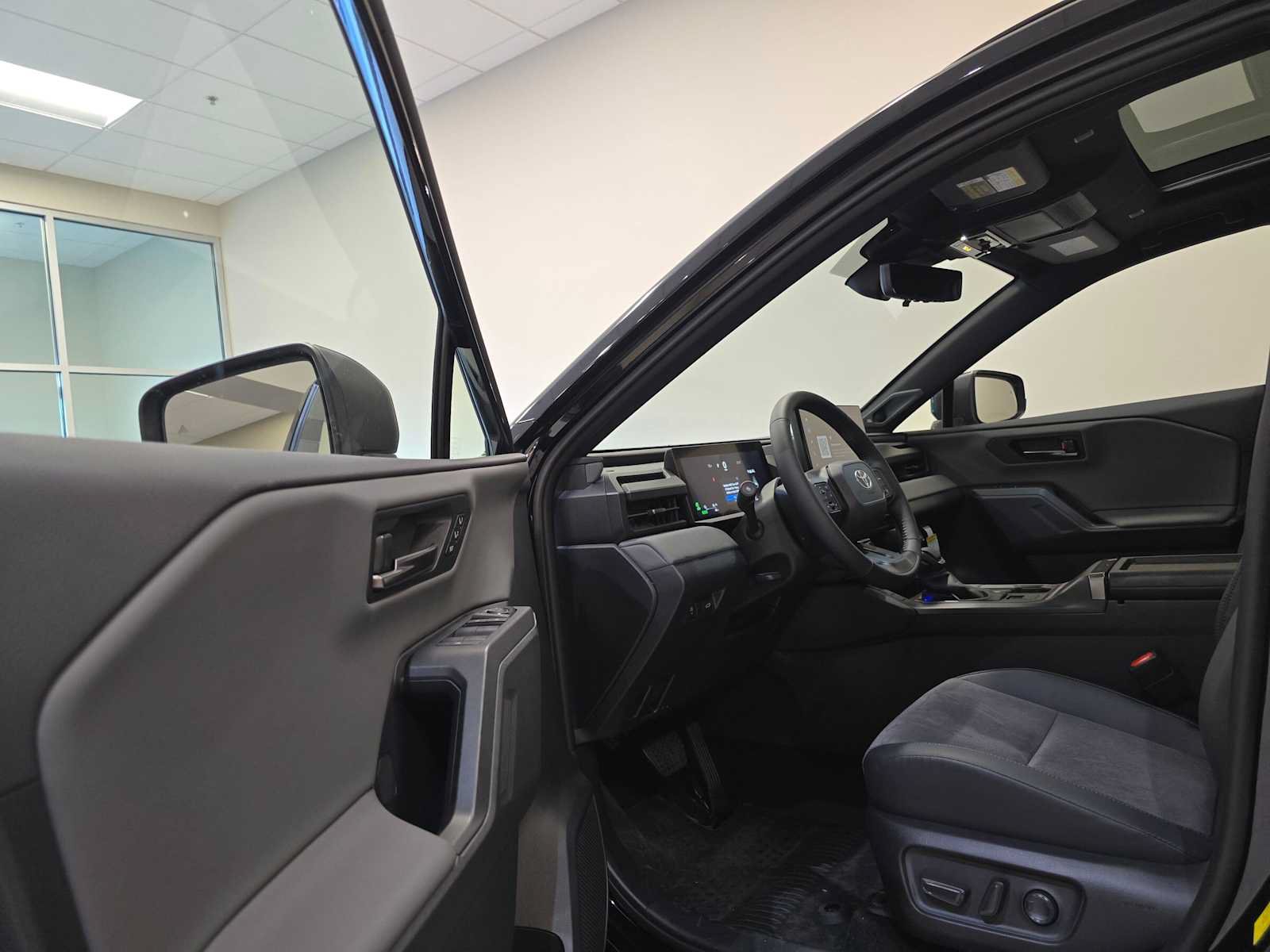 Used 2026 Toyota RAV4 XSE w/ Panoramic Sun Roof Package AWD/4WD image 22