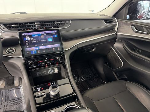 Used 2022 Jeep Grand Cherokee L Limited AWD/4WD image 4