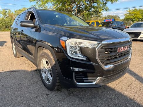 Used 2023 GMC Terrain SLE w/ Driver Convenience Package AWD/4WD image 3