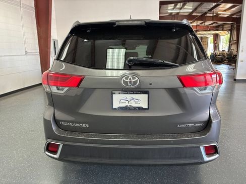 Used 2017 Toyota Highlander Limited Platinum AWD/4WD image 5