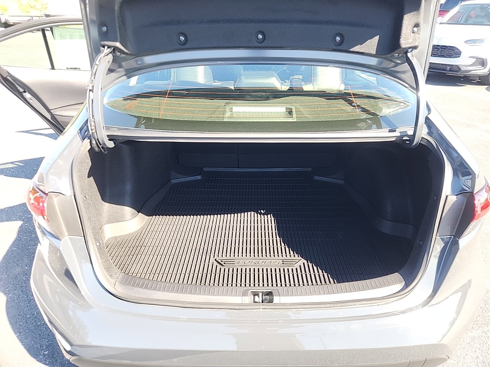 Used 2026 Toyota Corolla XLE FWD image 40