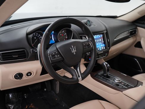 Used 2017 Maserati Levante S AWD/4WD image 22