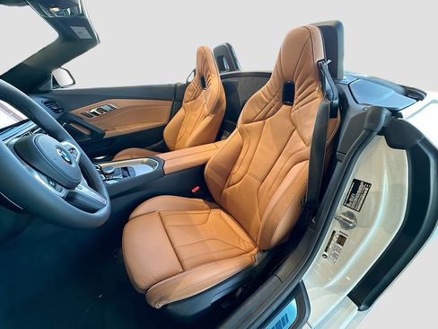 New 2026 BMW Z4 sDrive30i w/ Convenience Package image 14
