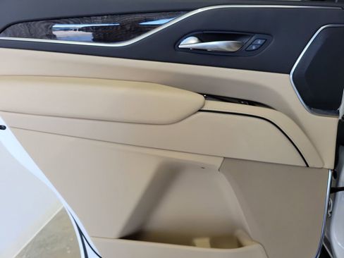 Used 2023 Cadillac Escalade Premium Luxury w/ LPO, Floor Liner Package AWD/4WD image 16