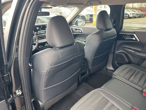 Used 2024 Mitsubishi Outlander SE image 9