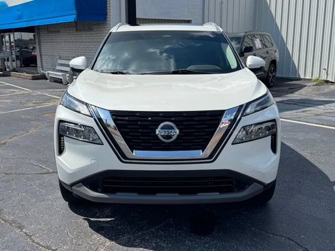 Used 2021 Nissan Rogue SV w/ Premium Package FWD image 2