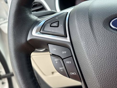 Used 2020 Ford Edge Titanium FWD image 17