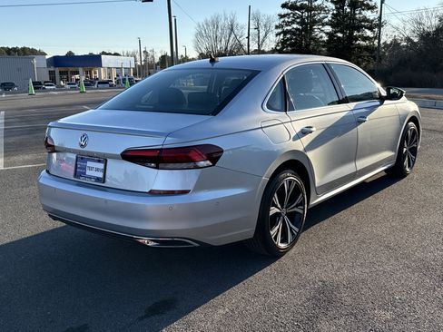 Used 2020 Volkswagen Passat 2.0T SEL image 6