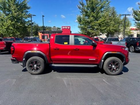 Used 2024 GMC Canyon Elevation w/ Elevation Premium Package AWD/4WD image 5