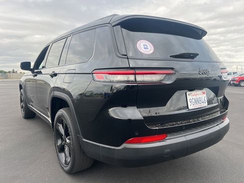 Used 2023 Jeep Grand Cherokee L Laredo image 7