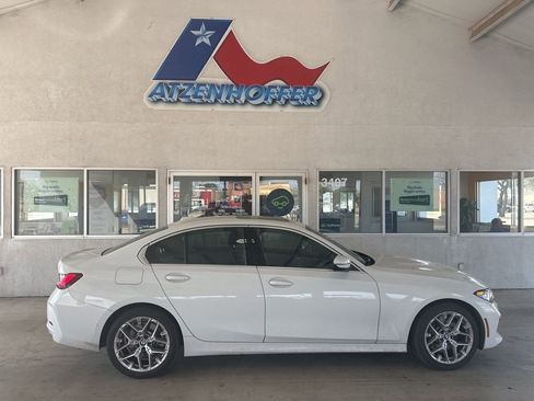 Used 2025 BMW 330i Sedan image 1