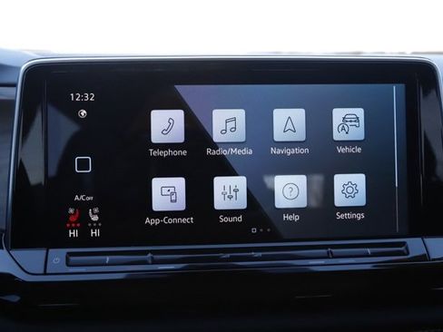 Used 2024 Volkswagen Atlas SE image 27