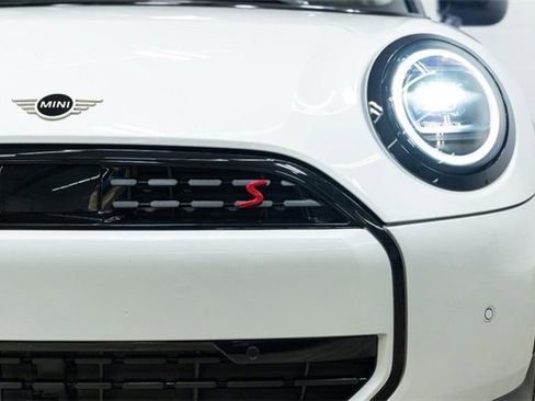 Certified 2025 MINI Cooper S image 8