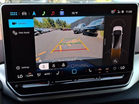Certified 2025 Volkswagen ID.4 Pro AWD/4WD image 20