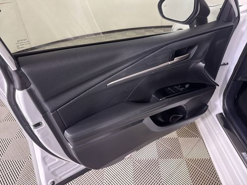 Used 2025 Toyota Camry XSE image 7