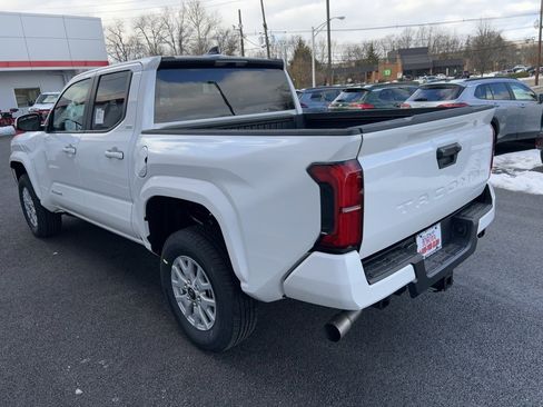 Used 2026 Toyota Tacoma SR5 image 7