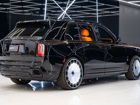 Used 2026 Rolls-Royce Cullinan AWD/4WD image 16