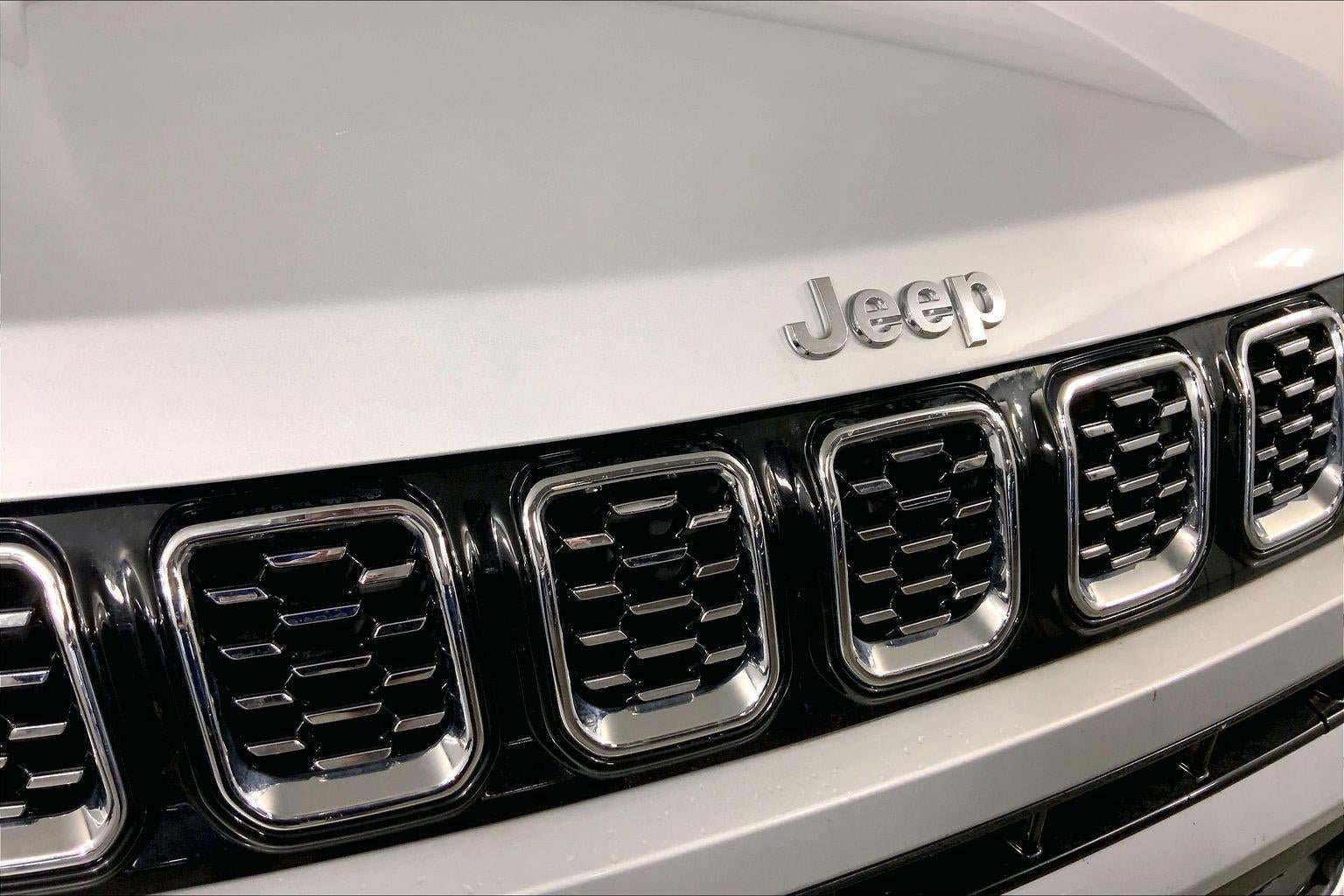 Used 2025 Jeep Compass Limited AWD/4WD image 28