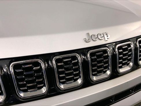 Used 2025 Jeep Compass Limited AWD/4WD image 28
