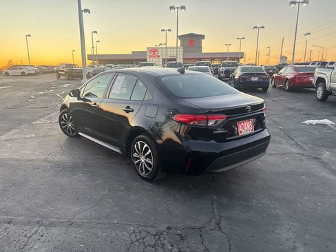 Used 2023 Toyota Corolla LE image 6