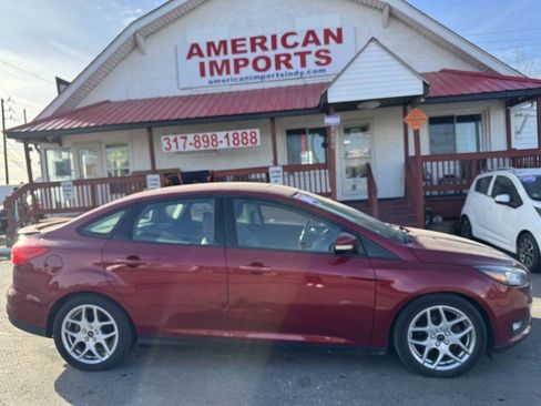 Used 2015 Ford Focus SE w/ Equipment Group 201A image 1