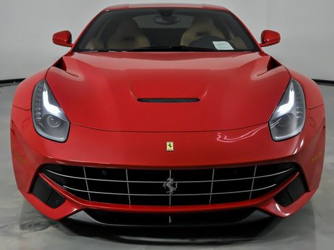 Used 2014 Ferrari F12 Berlinetta image 5