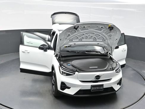 Used 2023 Volvo C40 P8 Recharge Plus w/ Climate Package AWD/4WD image 38
