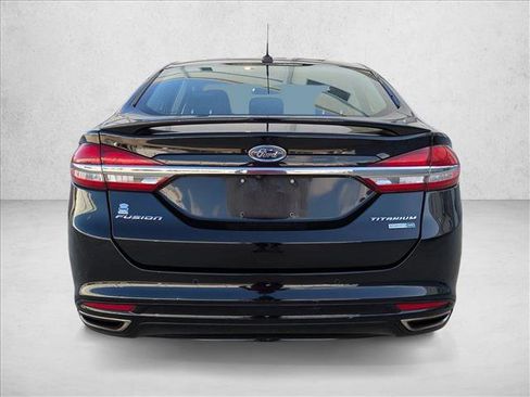 Used 2018 Ford Fusion Titanium image 3
