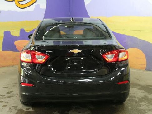 Used 2019 Chevrolet Cruze LT w/ LT True North Edition FWD image 7