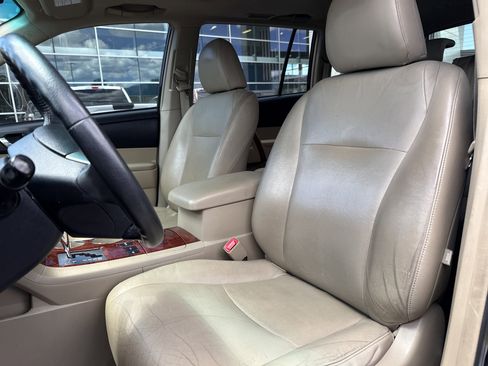 Used 2012 Toyota Highlander Limited AWD/4WD image 12