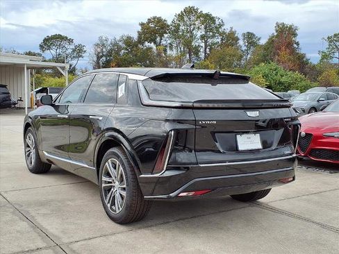New 2026 Cadillac Lyriq Luxury RWD image 3