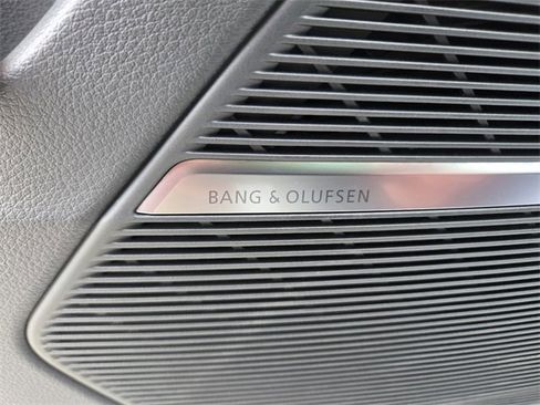 Used 2023 Audi Q8 Prestige image 17