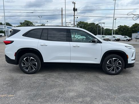 Used 2026 Buick Enclave Sport Touring AWD/4WD image 4
