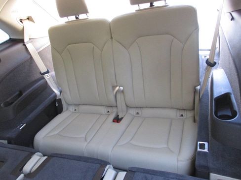 Used 2018 Audi Q7 3.0T Prestige w/ Prestige Package image 28