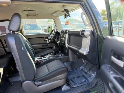 Used 2011 Toyota FJ Cruiser 4WD w/ Convenience Pkg image 13