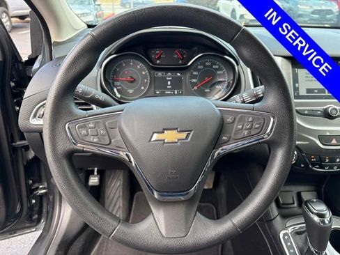 Used 2017 Chevrolet Cruze LT w/ Convenience Package FWD image 11