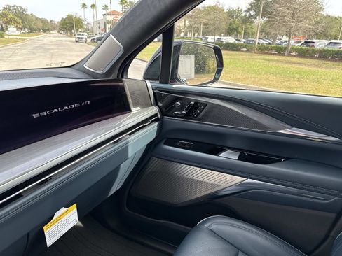 Used 2025 Cadillac Escalade IQ Luxury 2 w/ LPO, Premium Carpet Package image 25