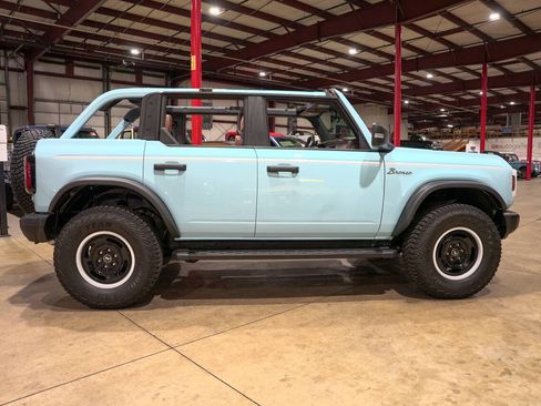 Used 2023 Ford Bronco Heritage Edition AWD/4WD image 10