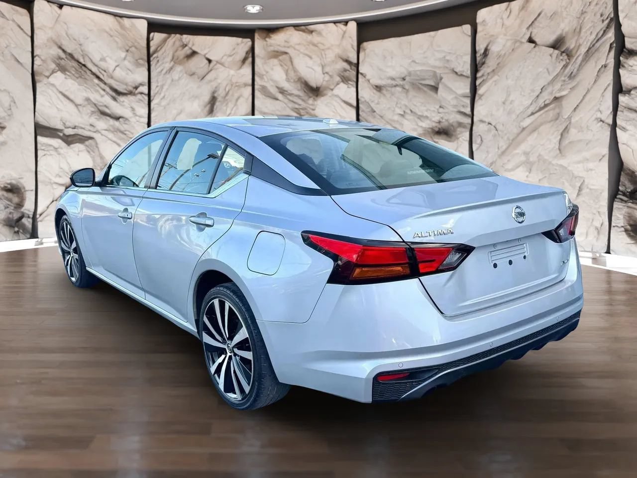 Used 2021 Nissan Altima 2.5 SR AWD/4WD image 5