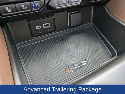 Used 2024 Chevrolet Tahoe High Country w/ Premium Package RWD image 26