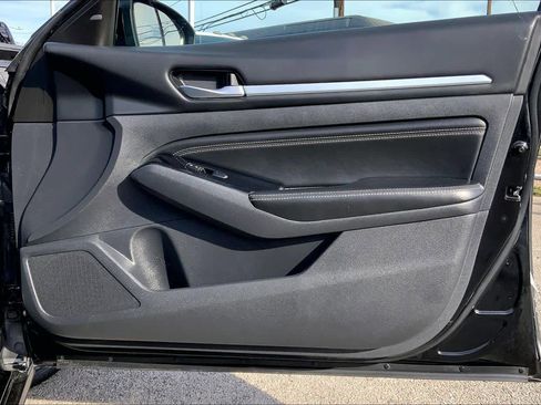 Used 2022 Nissan Altima 2.5 SV w/ SV Premium Package image 22