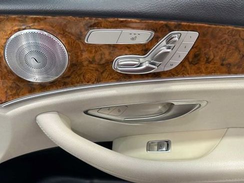 Used 2018 Mercedes-Benz E 300 E 300 image 11