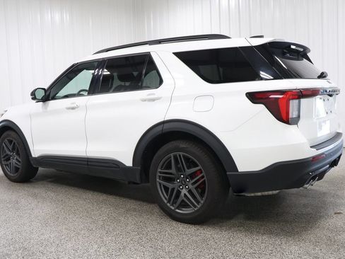Used 2025 Ford Explorer ST AWD/4WD image 4
