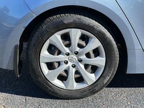 Used 2022 Toyota Corolla LE image 20