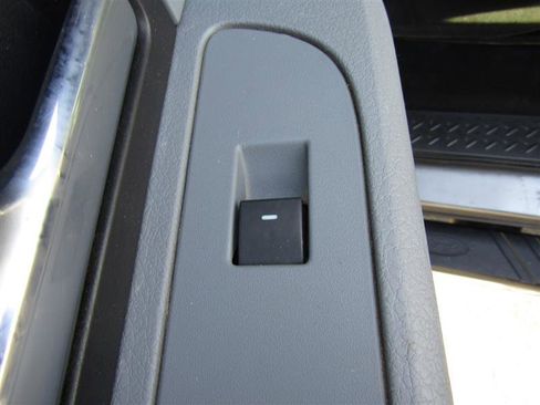 Used 2013 Ford F150 XLT w/ Mid Equipment Group image 26