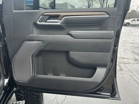 Used 2024 Chevrolet Silverado 2500 High Country w/ Midnight Edition image 18