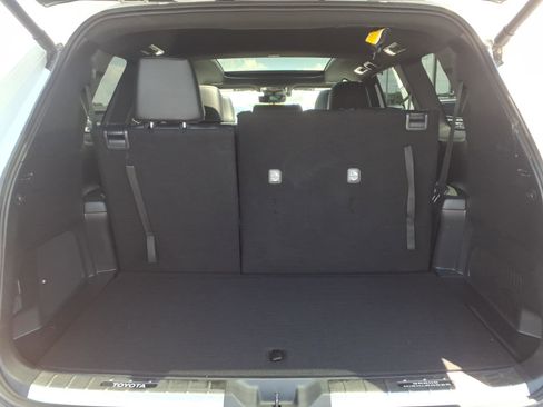 Used 2025 Toyota Grand Highlander AWD Hybrid image 30