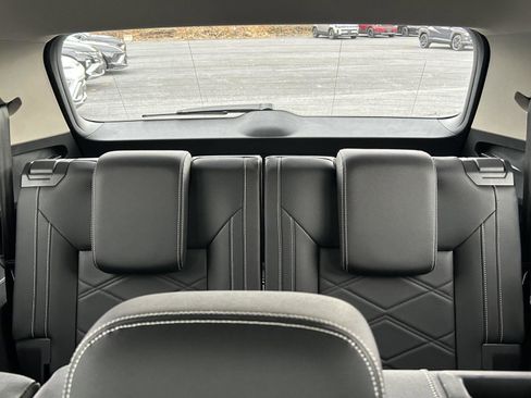 Used 2024 Volkswagen Atlas SE image 18