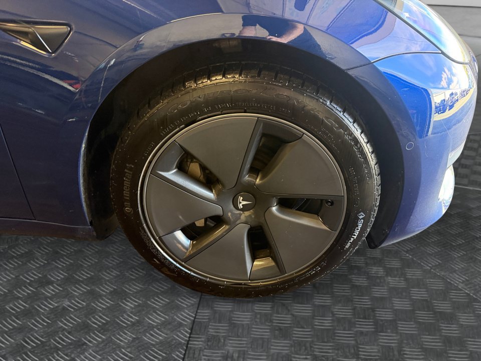 Used 2021 Tesla Model 3 Long Range AWD/4WD image 29